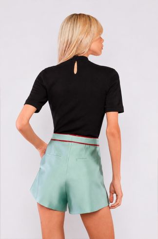 Blusa Malha Gola Alta Travessia Preto