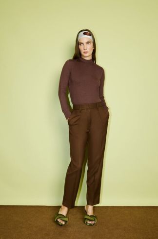 Calça Cenoura Casulo Terra Marrom