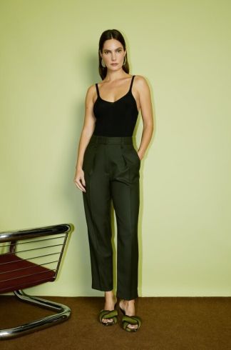 Calça Cenoura Casulo Terra Verde