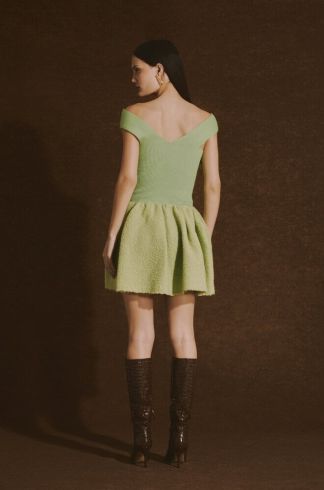 Vestido Curto Evasê em Tricot e Lã Casulo Colmeia Verde