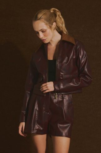 Jaqueta em Verniz Casulo Escorpião Bordô