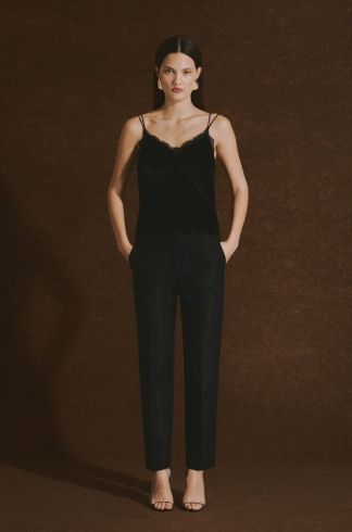 Calça Cenoura em Alfaiataria Casulo Besouro Preto e Azul