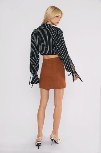 Camisa Cropped Listrada Travessia Preto