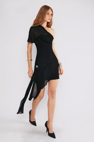 Vestido Curto Um Ombro com Sobreposição e Amarração Travessia